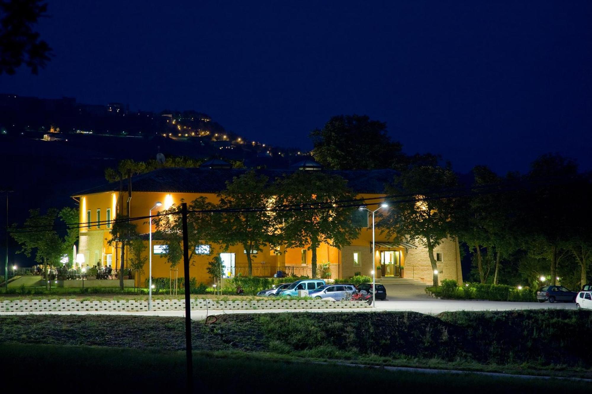 Relais Villa Fornari กาเมริโน ภายนอก รูปภาพ